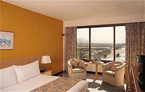 Crowne Plaza MCT